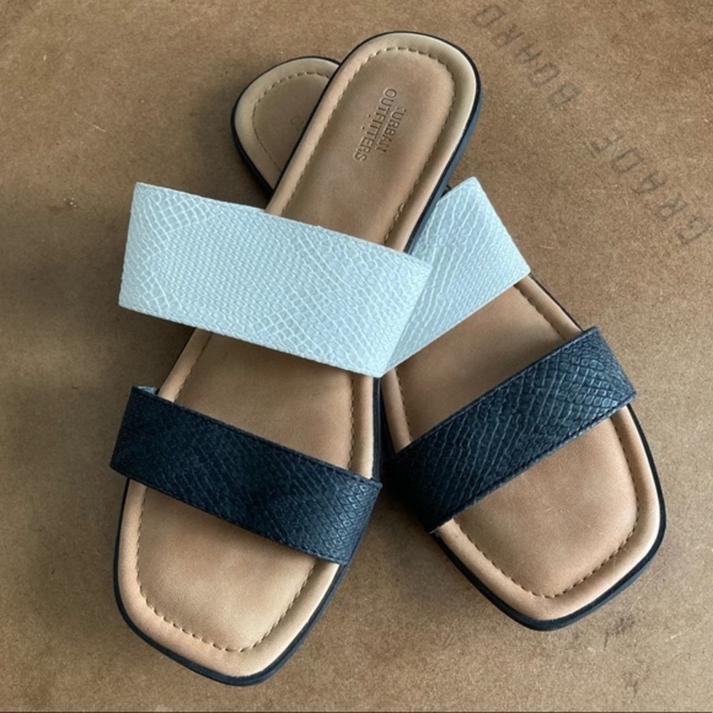 URBAN OUTFITTERS Women’s Size 8 Flat Slide Sandals